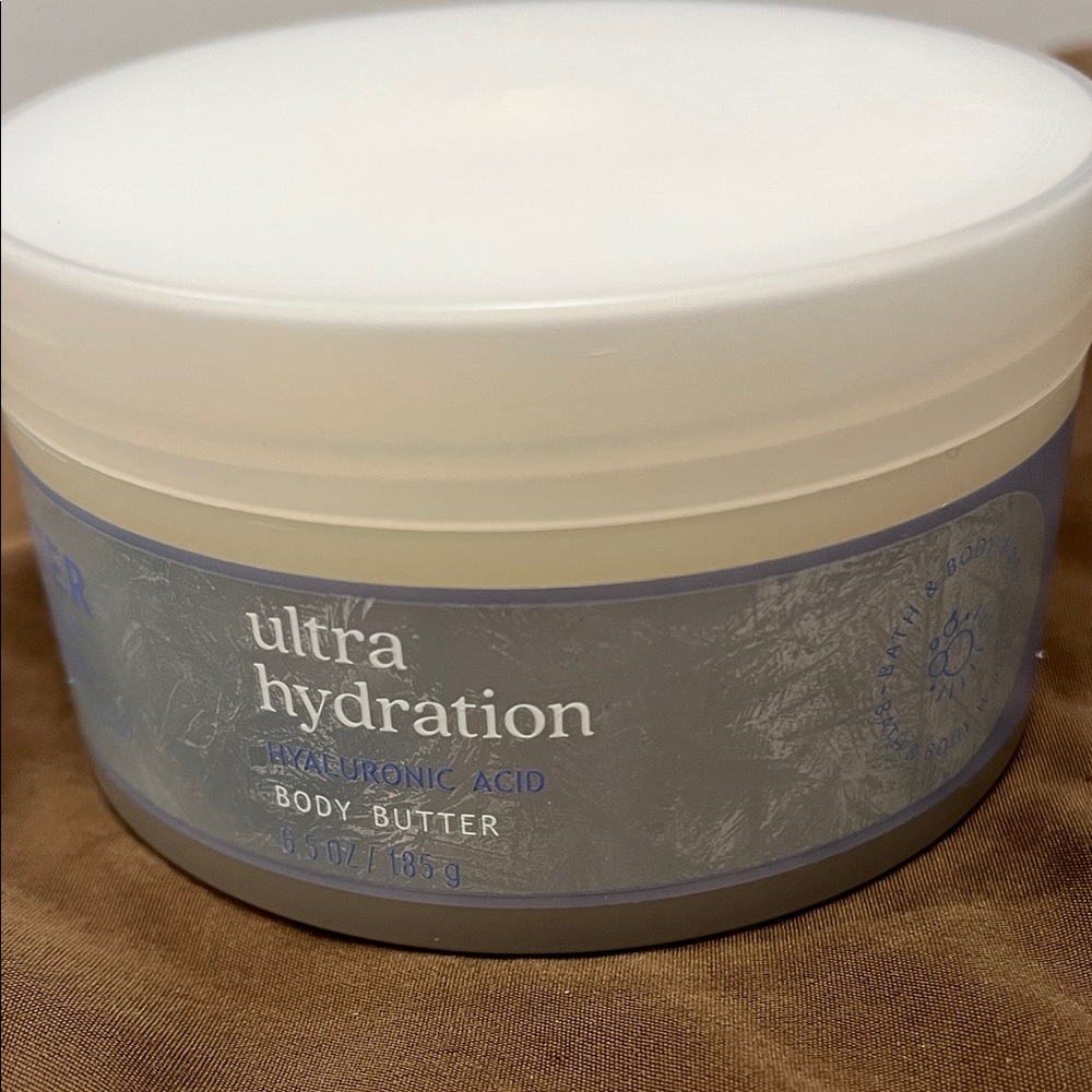 Bath and Bodyworks Ultra Hydration Body Butter NWT!
